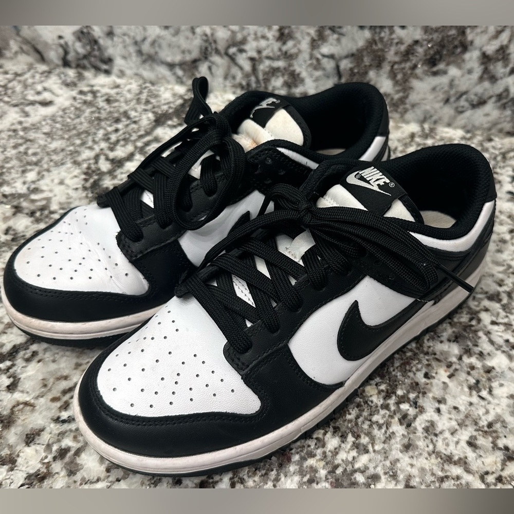 Nike Panda Dunks